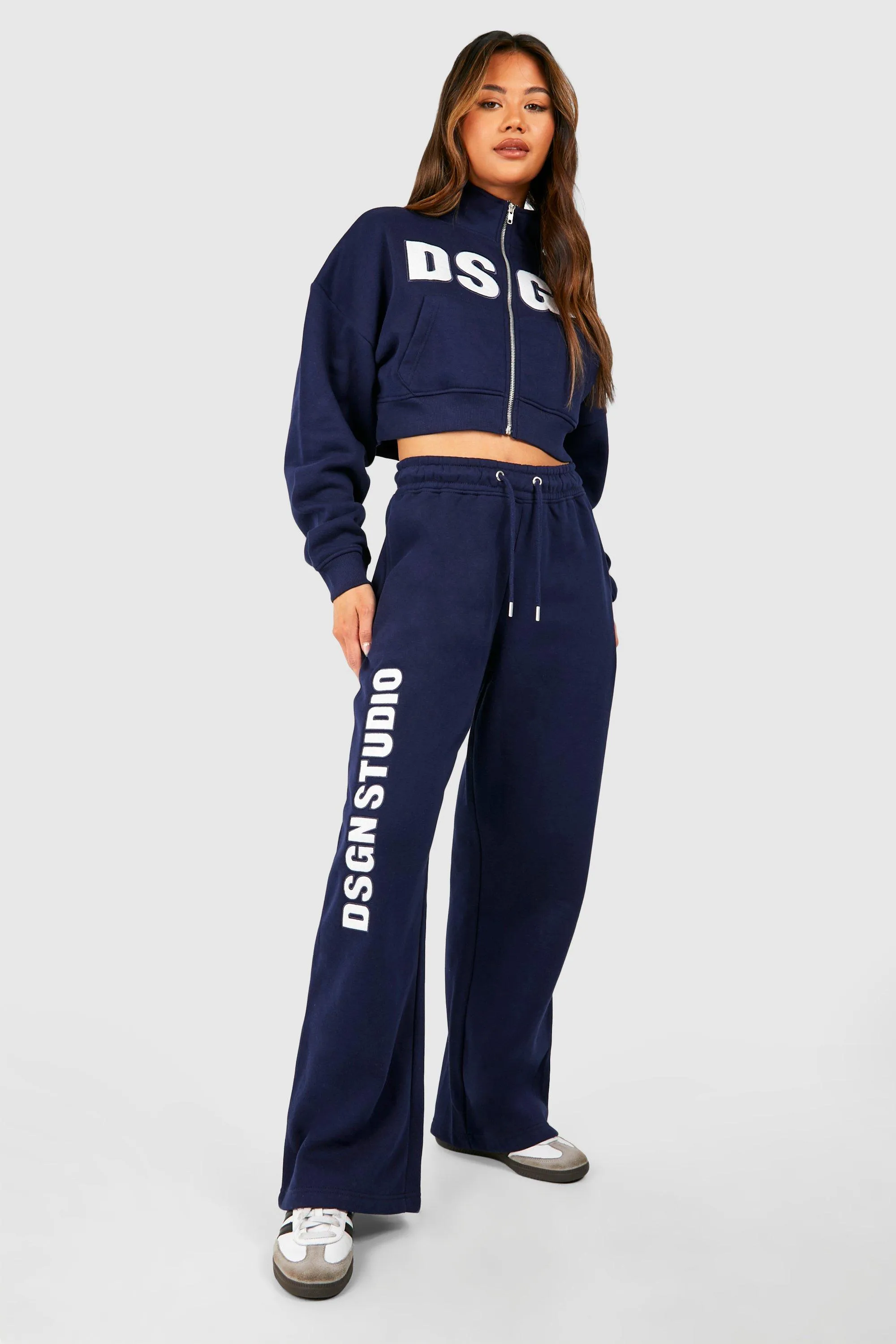 Dsgn Studio Embroidered Cropped Sweatshirt Tracksuit