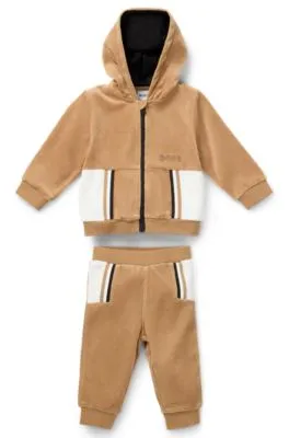 Gift-boxed tracksuit for babies