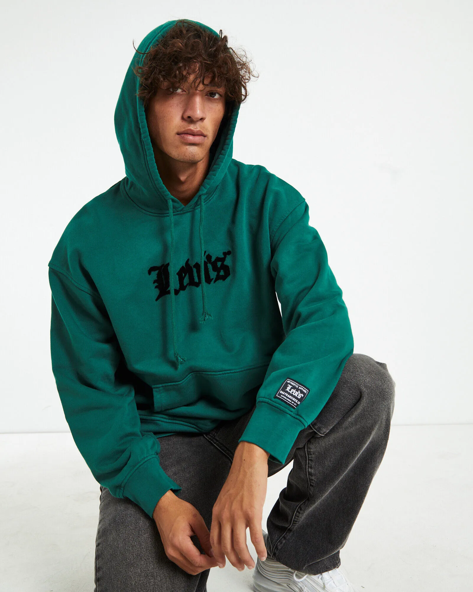 Levis Relaxed Graphic Olde English Hoodie Evergreen